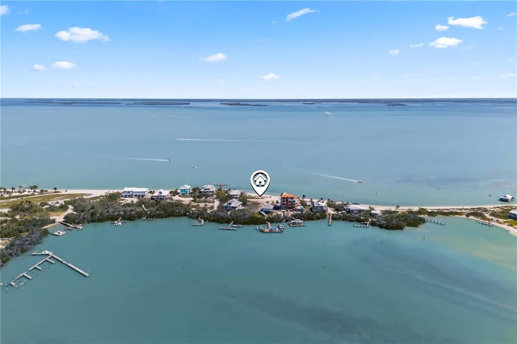 En Venta: $3,499,900 (0.85 acres)