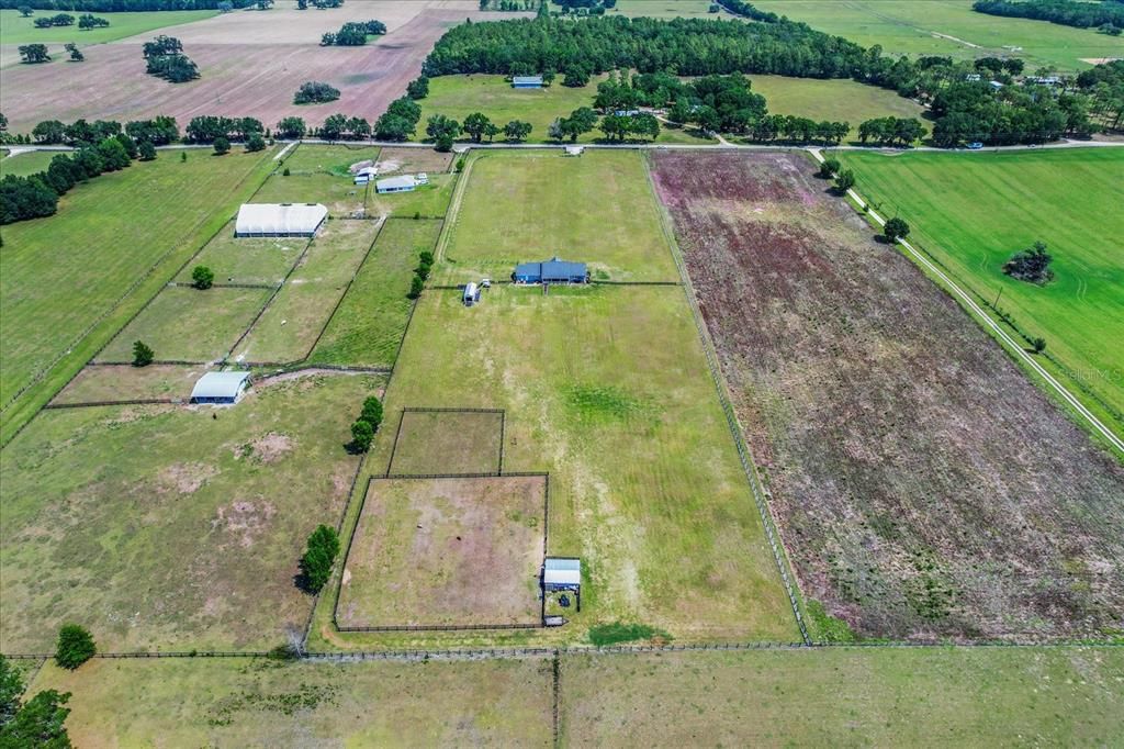 Под контрактом: $875,000 (3 спален, 3 ванн, 2864 Квадратных фут)