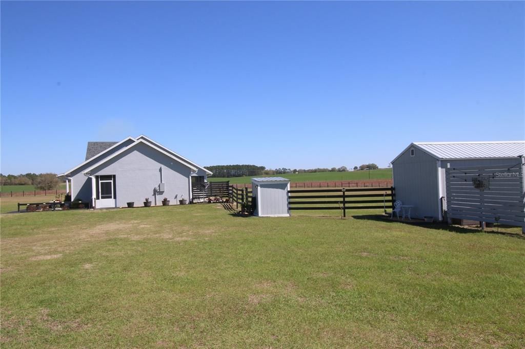 Под контрактом: $875,000 (3 спален, 3 ванн, 2864 Квадратных фут)