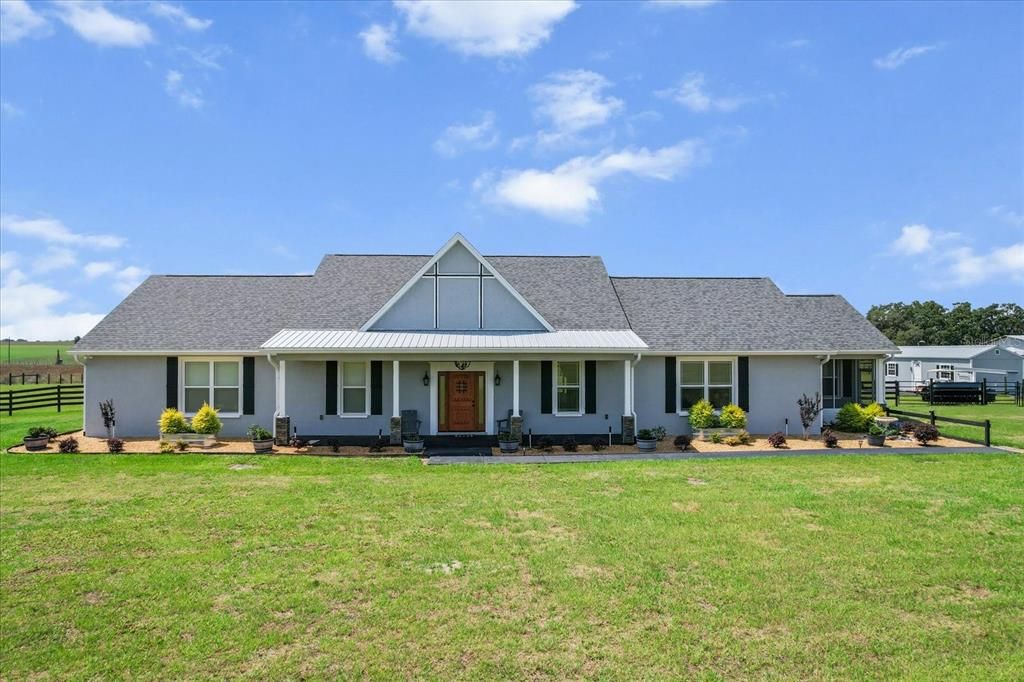 Под контрактом: $875,000 (3 спален, 3 ванн, 2864 Квадратных фут)