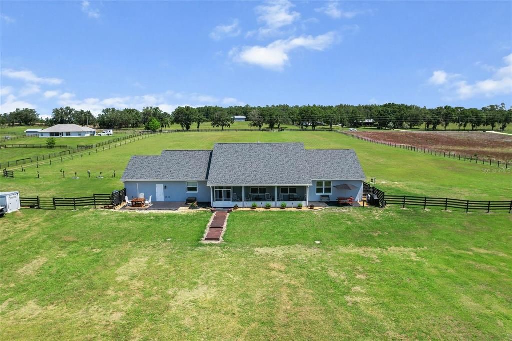 Под контрактом: $875,000 (3 спален, 3 ванн, 2864 Квадратных фут)