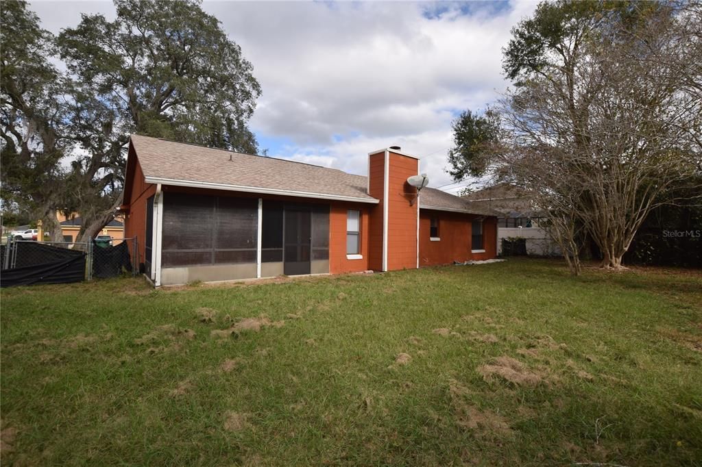 For Rent: $1,800 (3 beds, 2 baths, 1255 Square Feet)