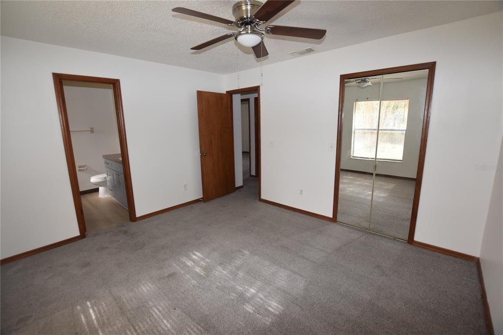 For Rent: $1,800 (3 beds, 2 baths, 1255 Square Feet)
