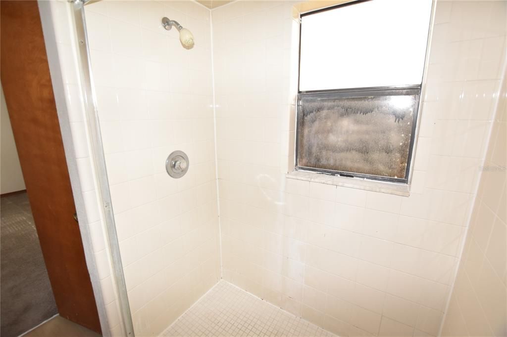 For Rent: $1,800 (3 beds, 2 baths, 1255 Square Feet)