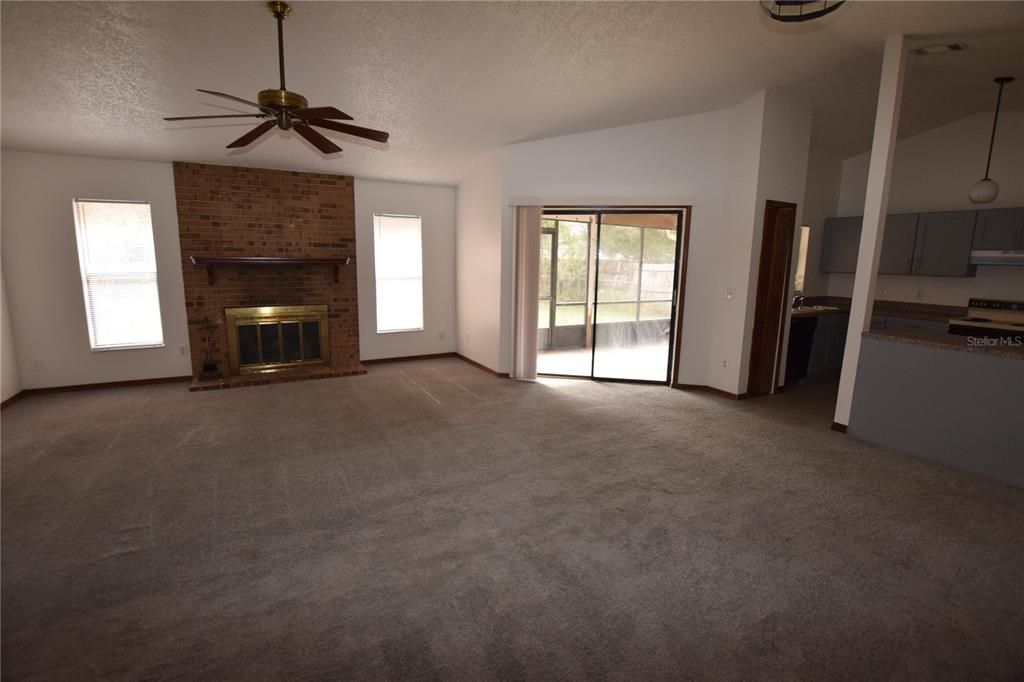 For Rent: $1,800 (3 beds, 2 baths, 1255 Square Feet)