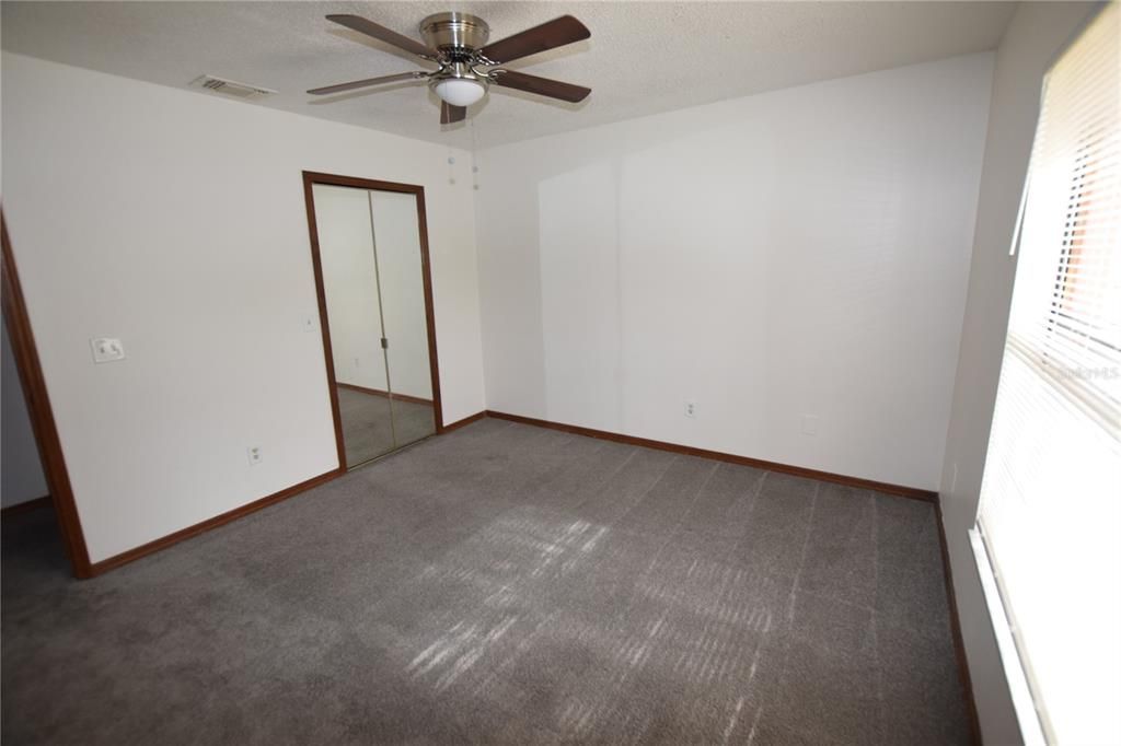 For Rent: $1,800 (3 beds, 2 baths, 1255 Square Feet)