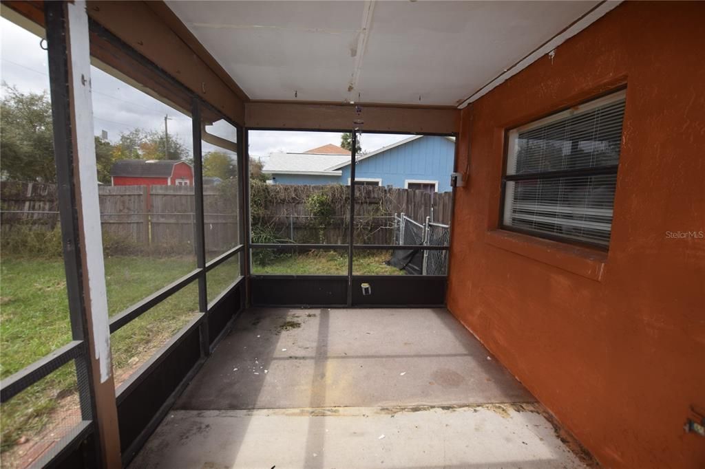 For Rent: $1,800 (3 beds, 2 baths, 1255 Square Feet)