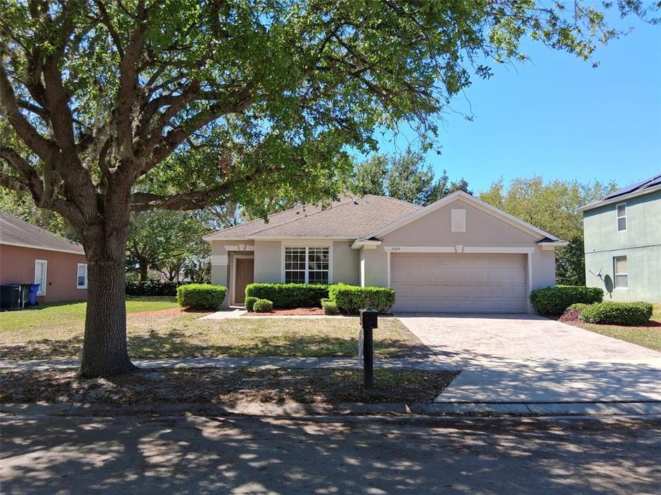 Vendido Recientemente: $428,999 (4 camas, 2 baños, 2286 Pies cuadrados)