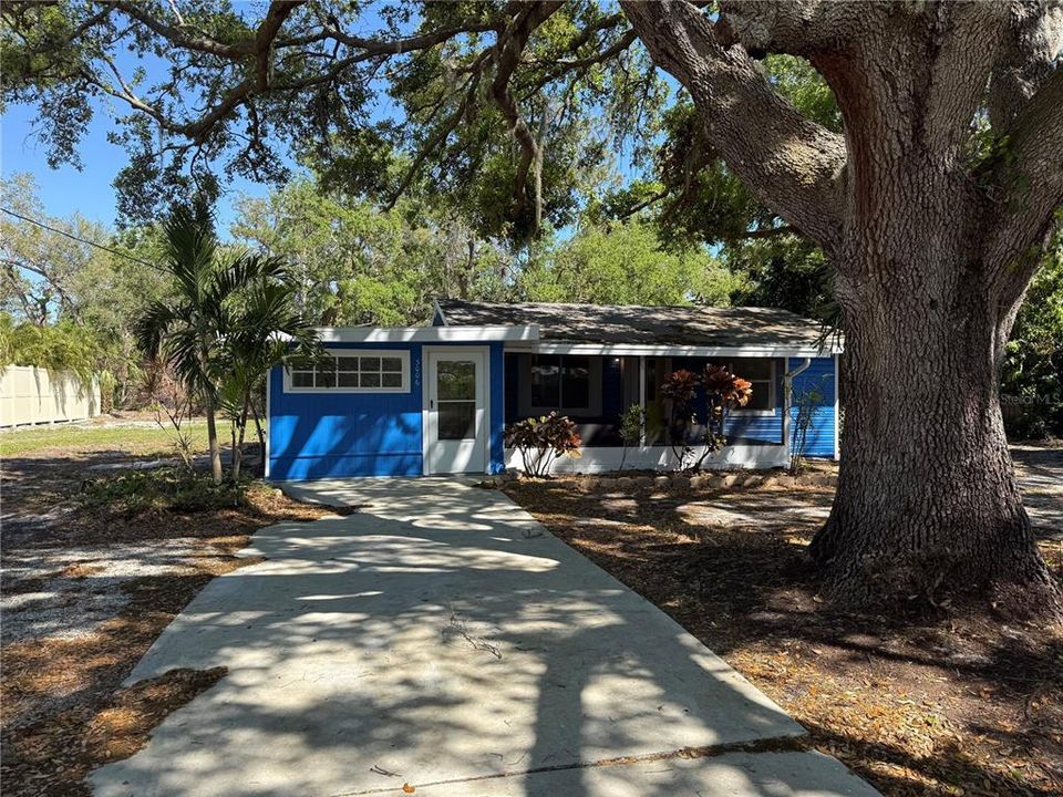 Недавно арендовано: $2,300 (4 спален, 1 ванн, 932 Квадратных фут)