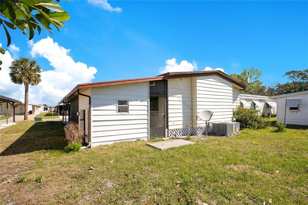 待售: $120,000 (2 贝兹, 2 浴室, 989 平方英尺)