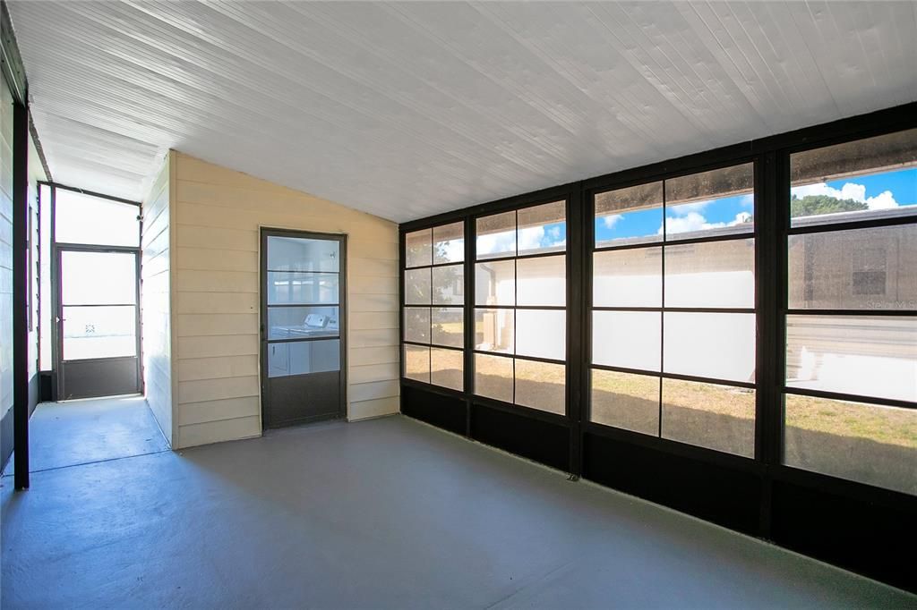 待售: $120,000 (2 贝兹, 2 浴室, 989 平方英尺)