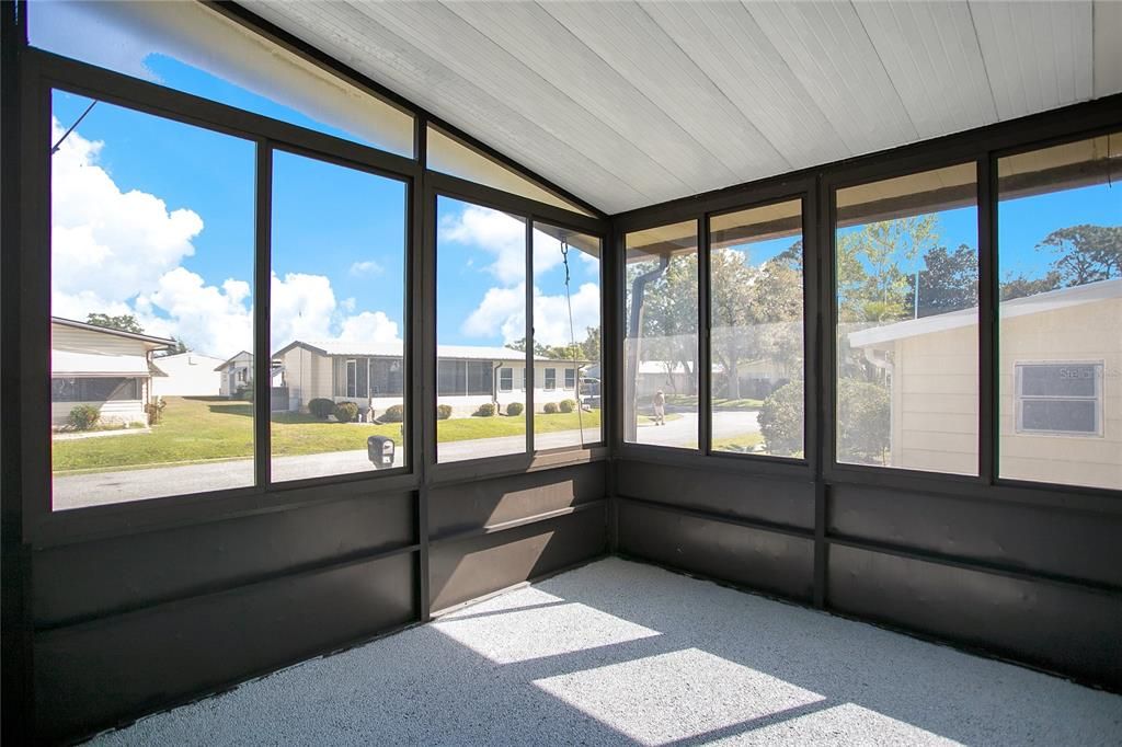 待售: $120,000 (2 贝兹, 2 浴室, 989 平方英尺)