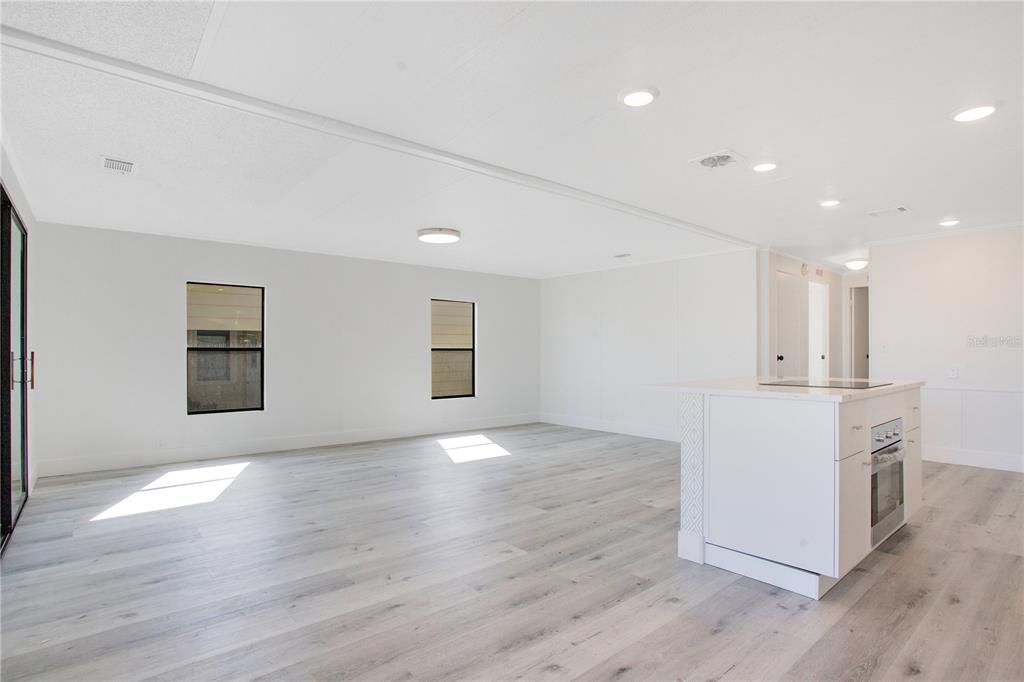 待售: $120,000 (2 贝兹, 2 浴室, 989 平方英尺)