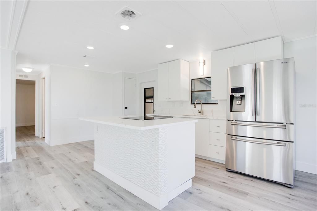 待售: $120,000 (2 贝兹, 2 浴室, 989 平方英尺)