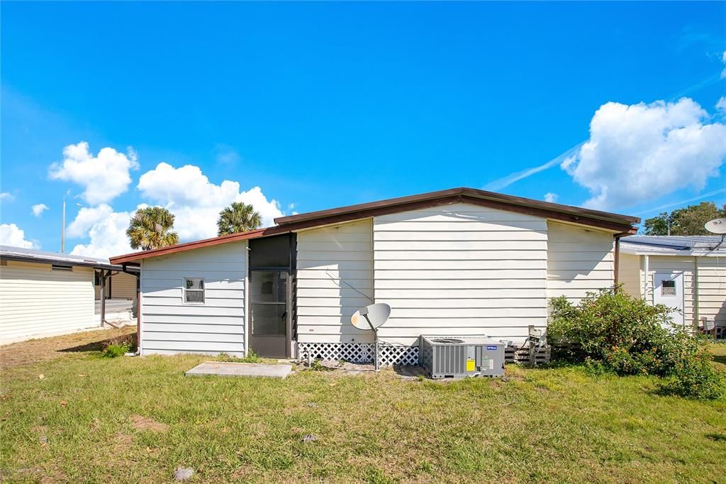 待售: $120,000 (2 贝兹, 2 浴室, 989 平方英尺)