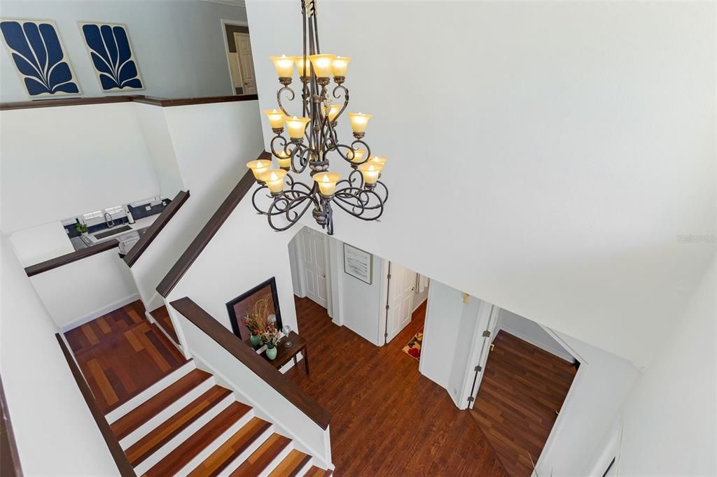 合同活跃: $699,990 (5 贝兹, 4 浴室, 3242 平方英尺)