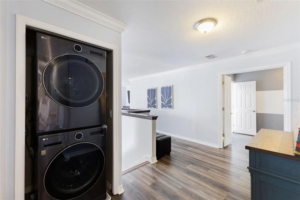 合同活跃: $699,990 (5 贝兹, 4 浴室, 3242 平方英尺)