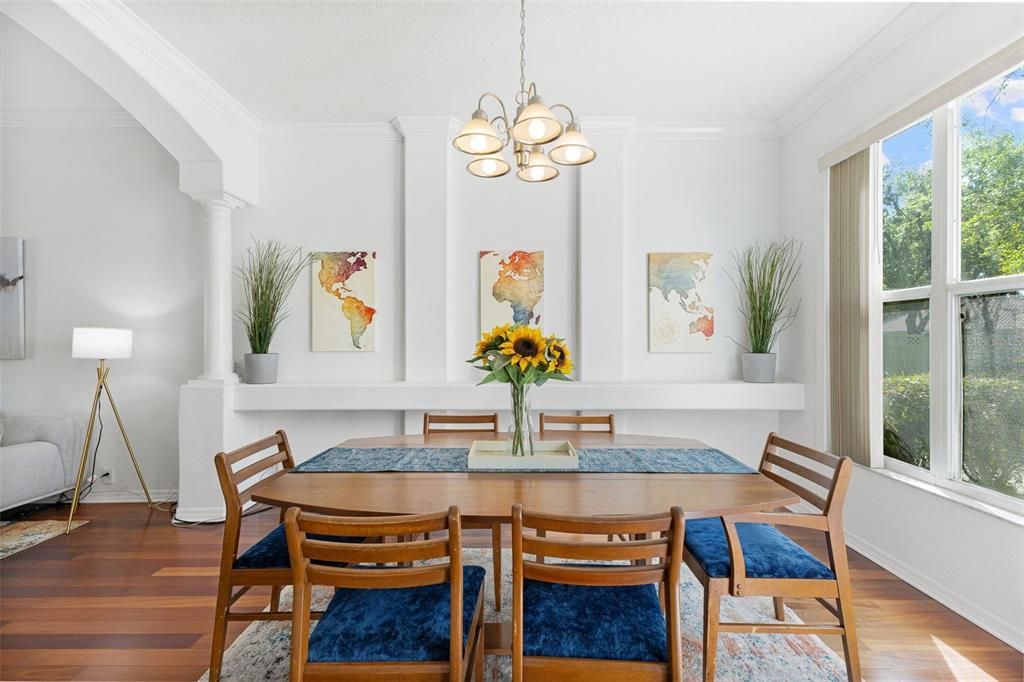 合同活跃: $699,990 (5 贝兹, 4 浴室, 3242 平方英尺)