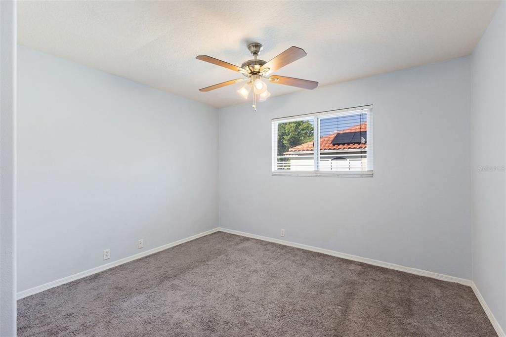 合同活跃: $699,990 (5 贝兹, 4 浴室, 3242 平方英尺)