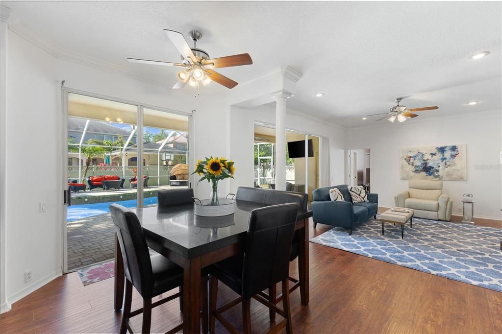 合同活跃: $699,990 (5 贝兹, 4 浴室, 3242 平方英尺)