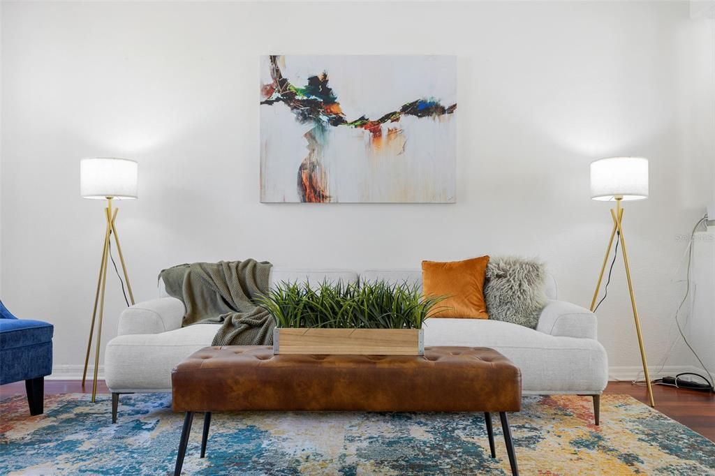 合同活跃: $699,990 (5 贝兹, 4 浴室, 3242 平方英尺)