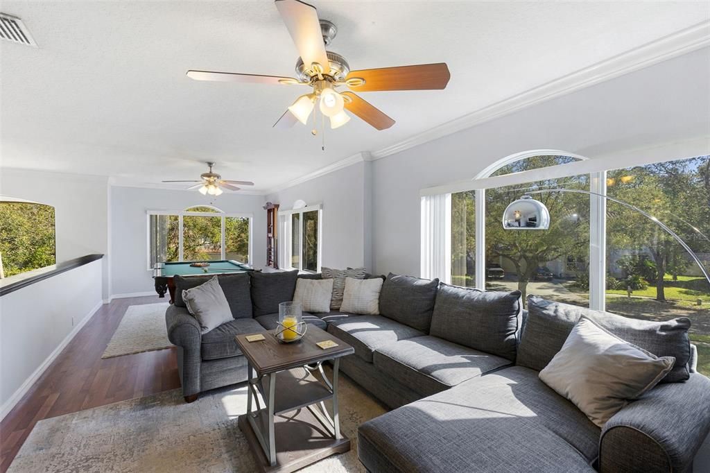 合同活跃: $699,990 (5 贝兹, 4 浴室, 3242 平方英尺)