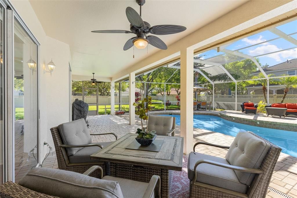 合同活跃: $699,990 (5 贝兹, 4 浴室, 3242 平方英尺)