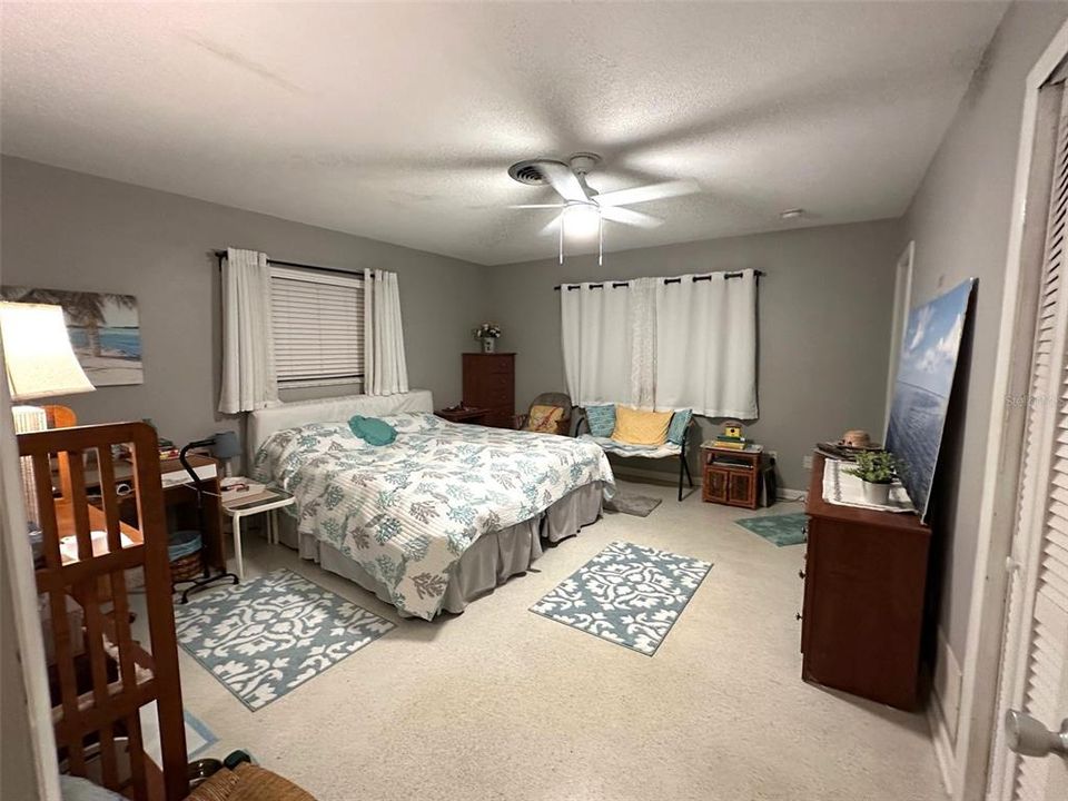 合同活跃: $316,100 (3 贝兹, 2 浴室, 1414 平方英尺)