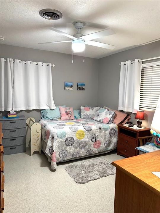 合同活跃: $316,100 (3 贝兹, 2 浴室, 1414 平方英尺)