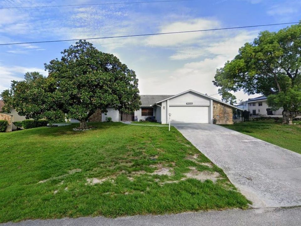 最近售出: $262,422 (4 贝兹, 2 浴室, 1989 平方英尺)