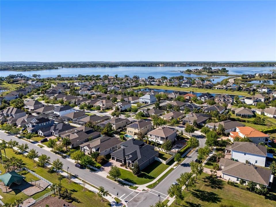 Activo con contrato: $1,063,750 (5 camas, 4 baños, 4475 Pies cuadrados)