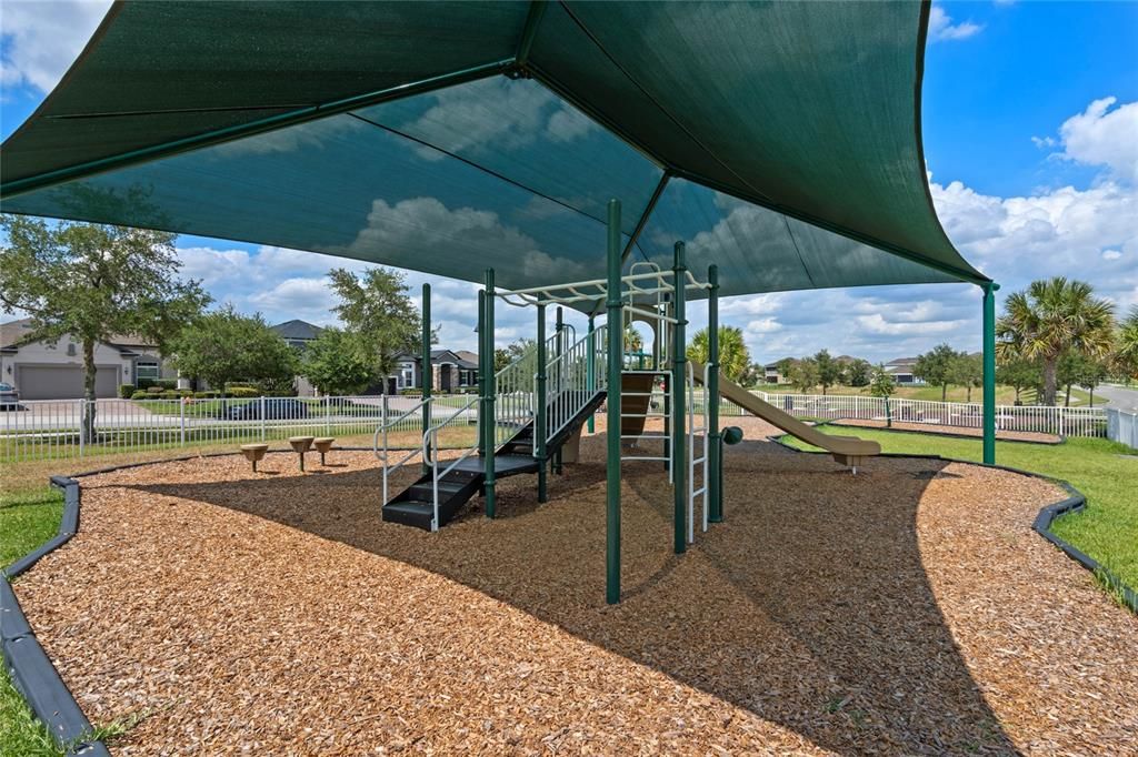 Activo con contrato: $1,063,750 (5 camas, 4 baños, 4475 Pies cuadrados)