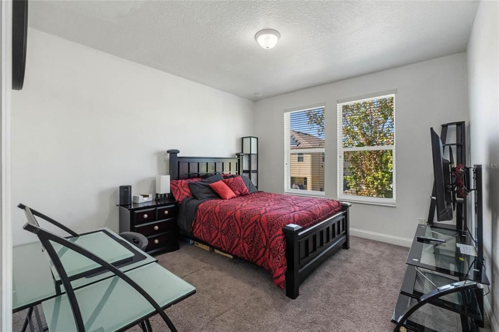 Activo con contrato: $1,063,750 (5 camas, 4 baños, 4475 Pies cuadrados)