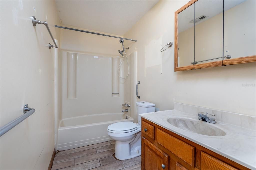 For Sale: $225,000 (3 beds, 2 baths, 1794 Square Feet)