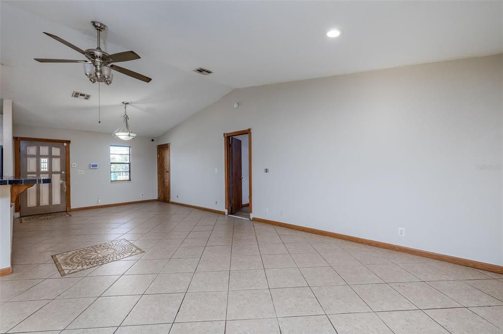 For Sale: $225,000 (3 beds, 2 baths, 1794 Square Feet)