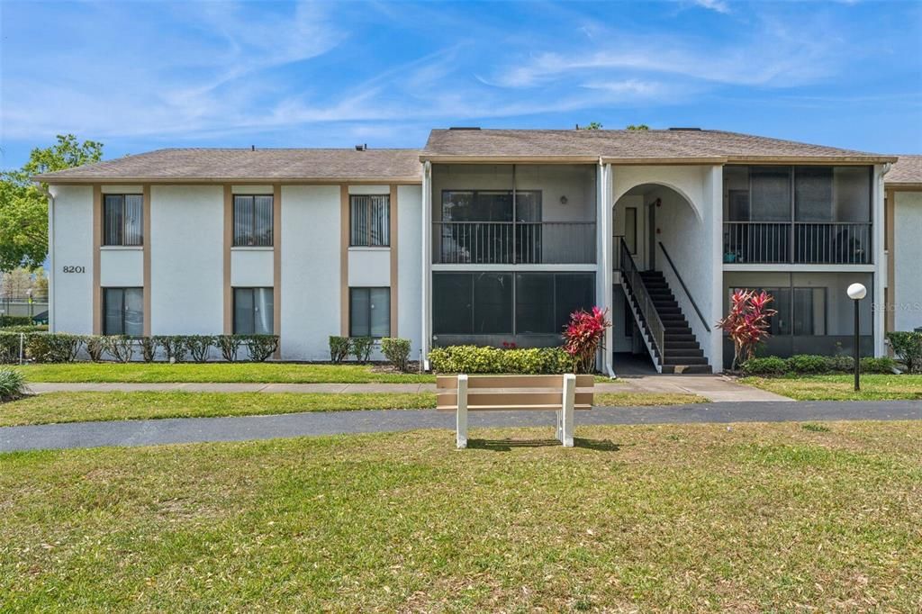 Recently Rented: $1,800 (3 beds, 2 baths, 1460 Square Feet)