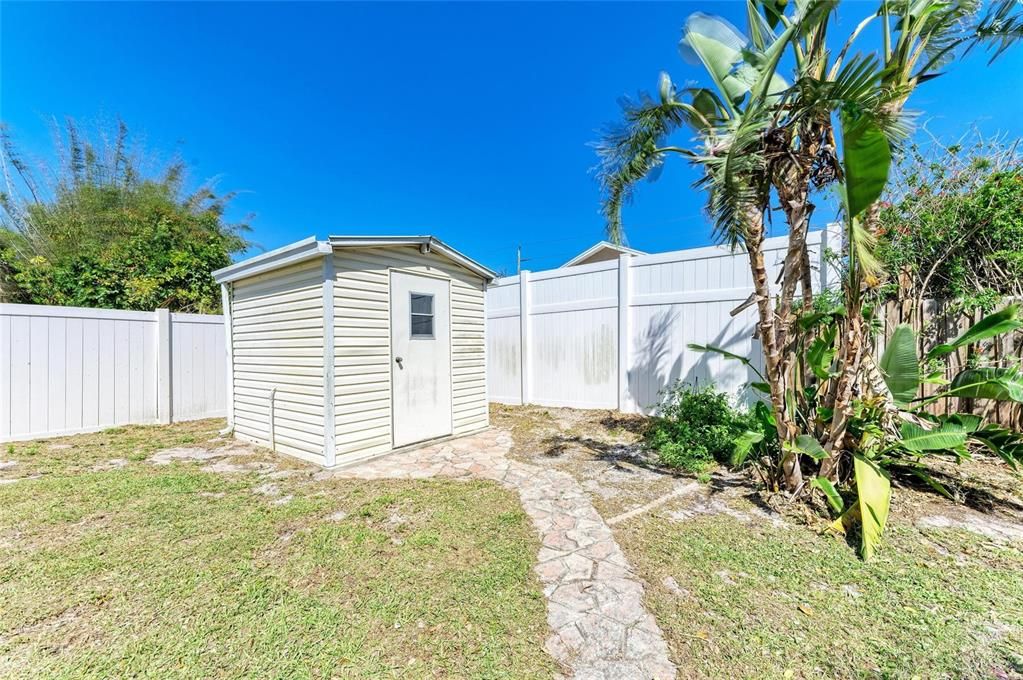 For Sale: $263,000 (2 beds, 1 baths, 720 Square Feet)