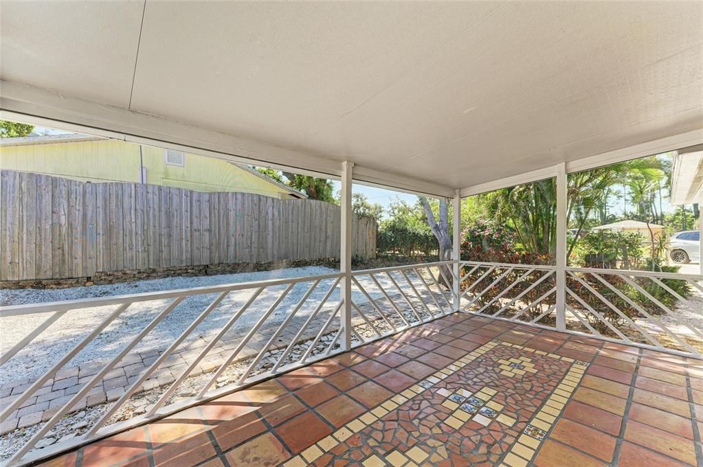 For Sale: $263,000 (2 beds, 1 baths, 720 Square Feet)