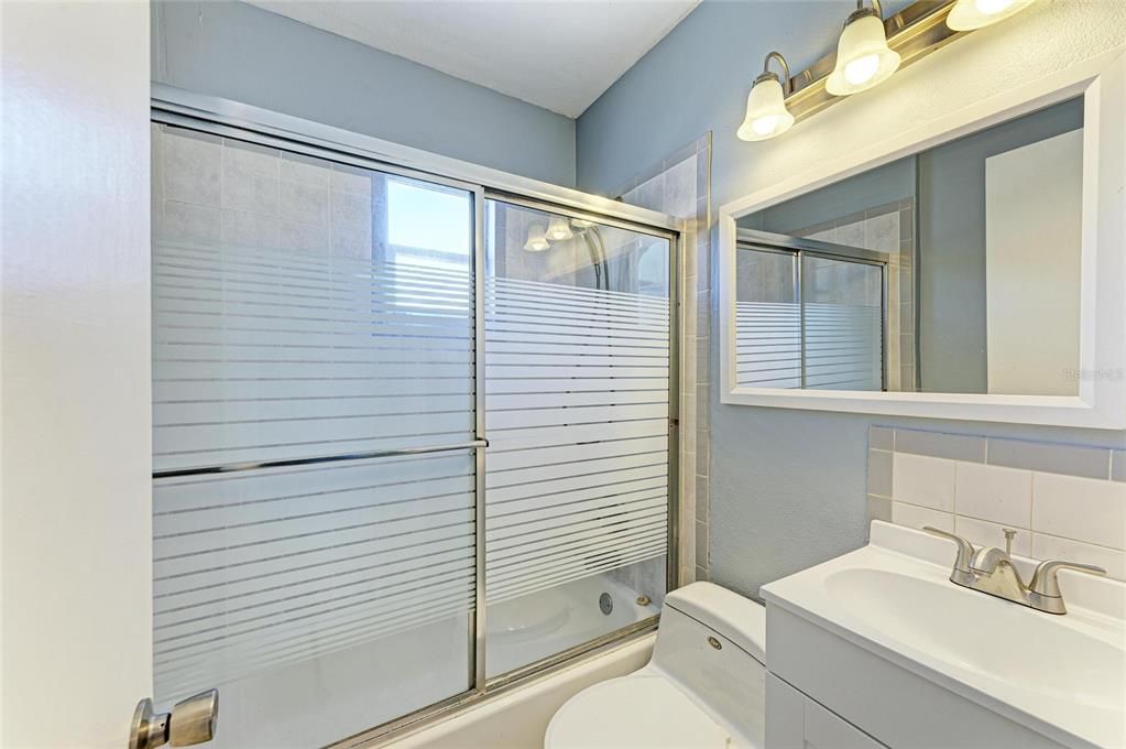 For Sale: $263,000 (2 beds, 1 baths, 720 Square Feet)