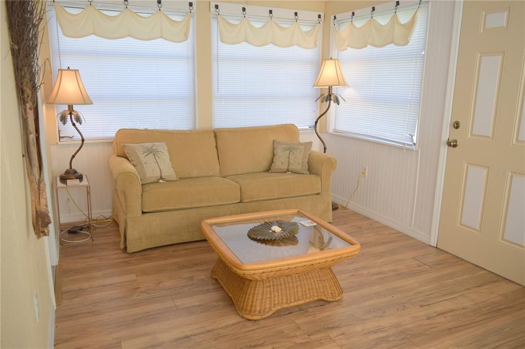 For Rent: $3,600 (2 beds, 2 baths, 999 Square Feet)