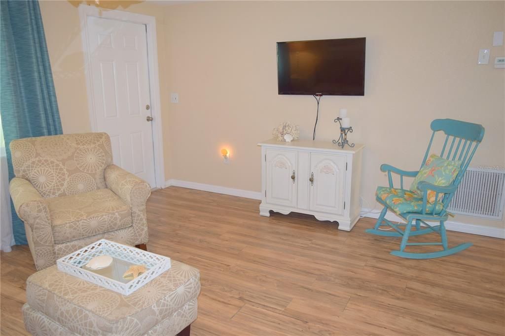 For Rent: $3,600 (2 beds, 2 baths, 999 Square Feet)