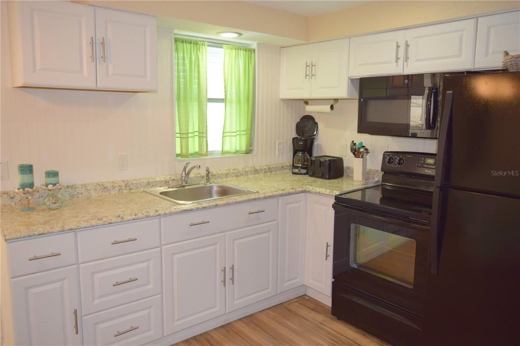 For Rent: $3,600 (2 beds, 2 baths, 999 Square Feet)