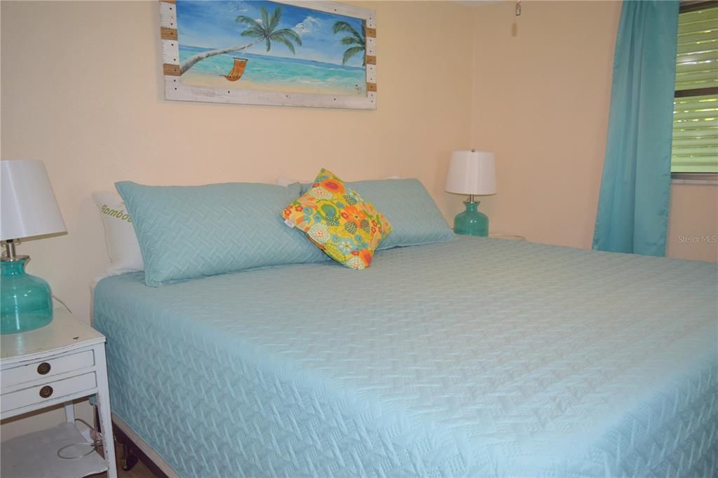 For Rent: $3,600 (2 beds, 2 baths, 999 Square Feet)