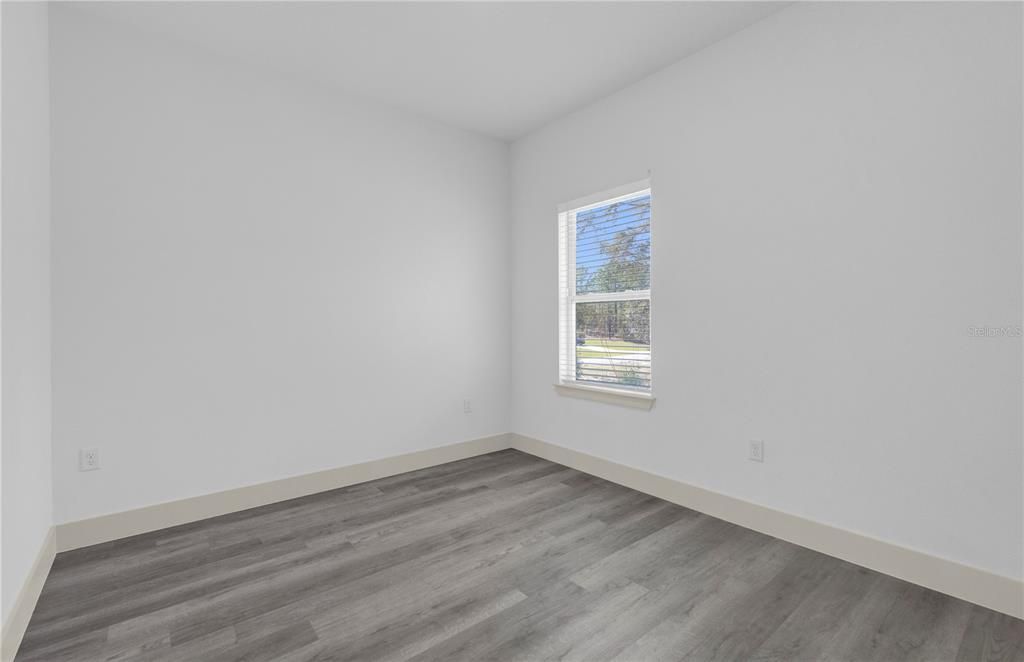 For Sale: $299,999 (4 beds, 2 baths, 1679 Square Feet)