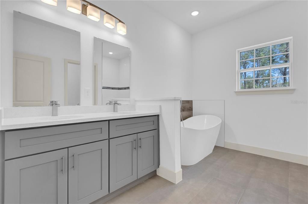 For Sale: $299,999 (4 beds, 2 baths, 1679 Square Feet)