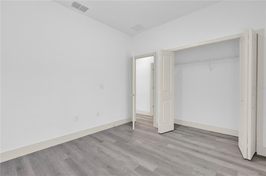 For Sale: $299,999 (4 beds, 2 baths, 1679 Square Feet)