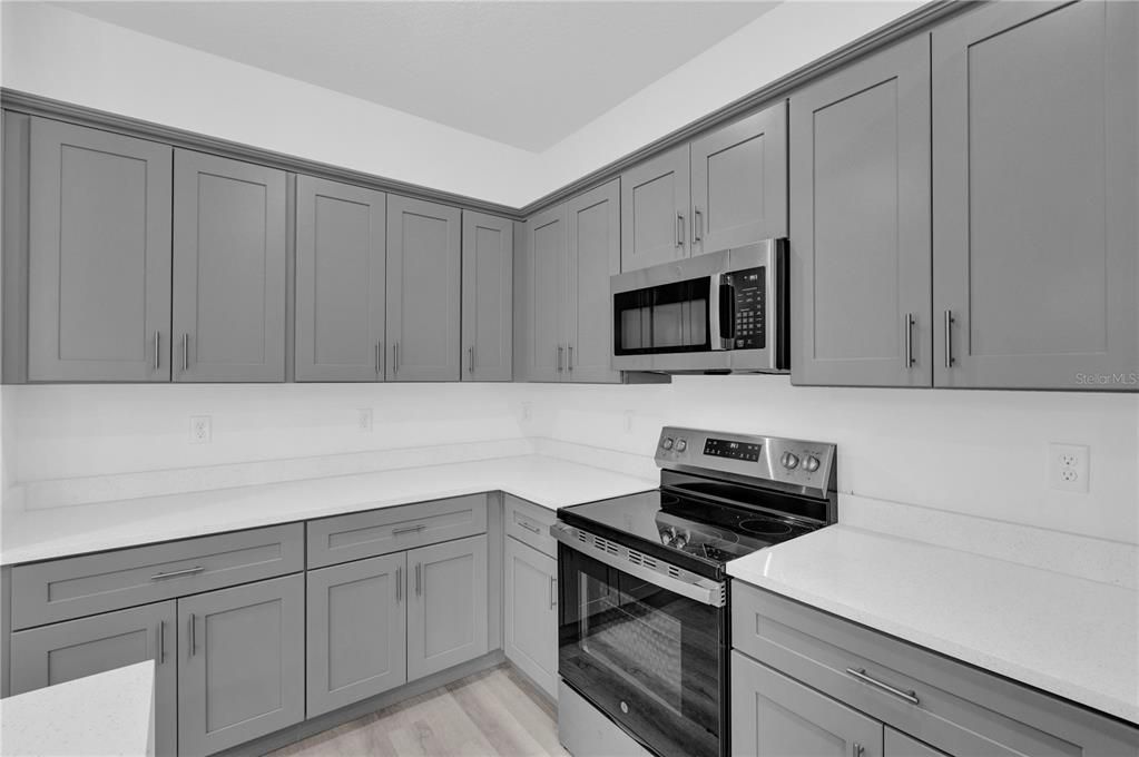 For Sale: $299,999 (4 beds, 2 baths, 1679 Square Feet)