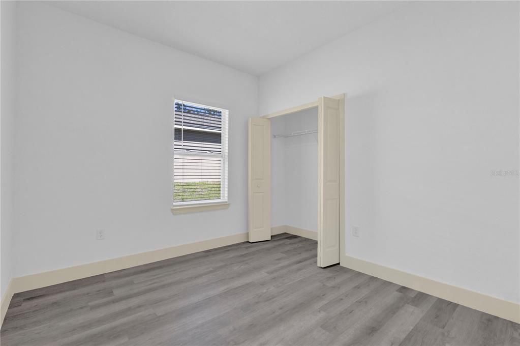 For Sale: $299,999 (4 beds, 2 baths, 1679 Square Feet)