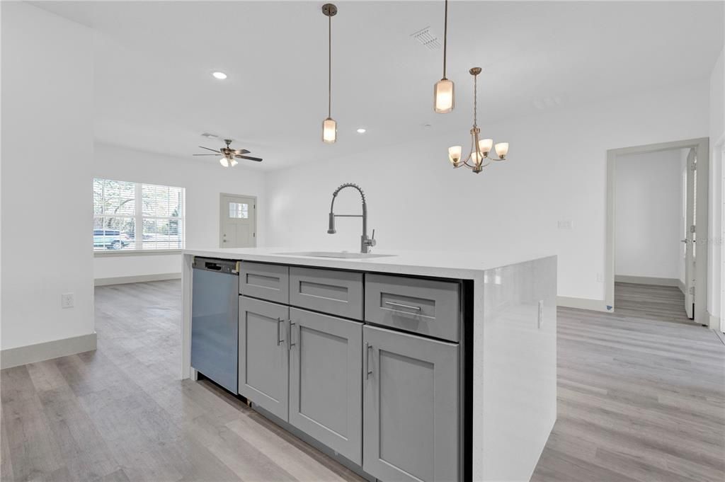 For Sale: $299,999 (4 beds, 2 baths, 1679 Square Feet)