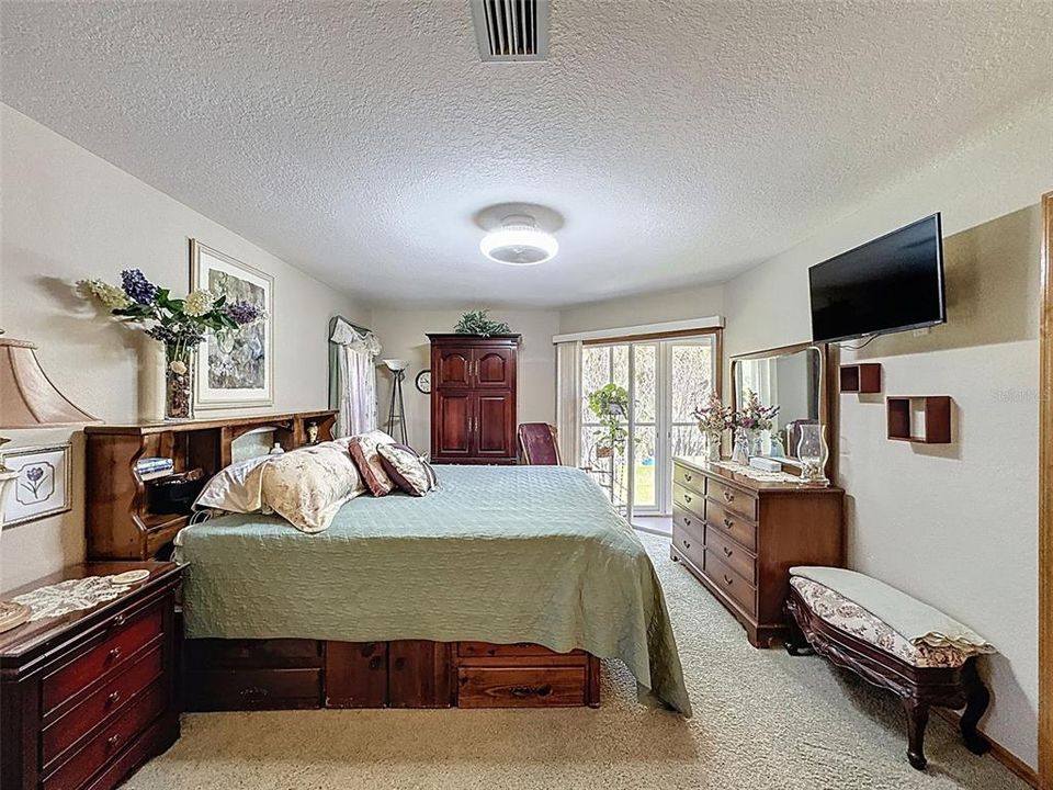 На продажу: $399,000 (3 спален, 2 ванн, 1781 Квадратных фут)